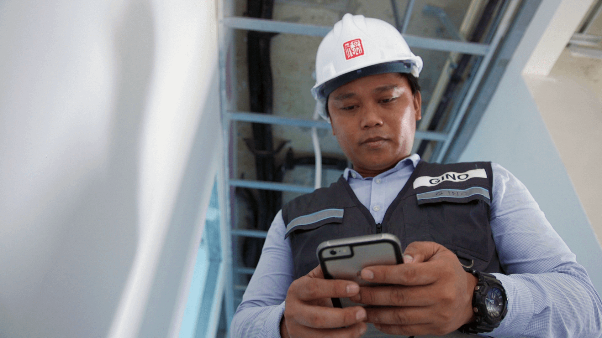 Novade-Tiong-Seng-quality-inspection-mobile-user