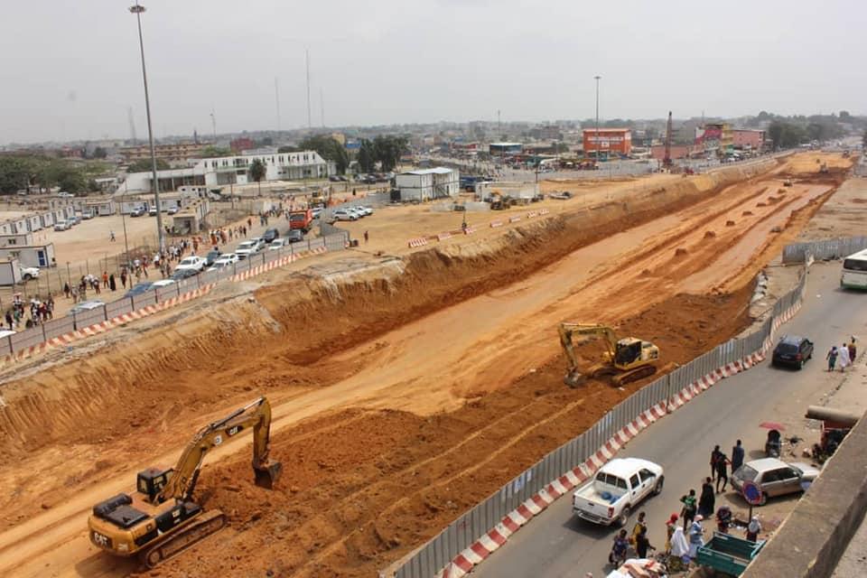 besix-chantier-min besix-grue